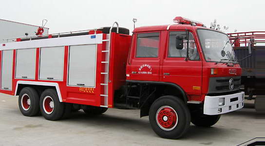 Dongfeng Dual-Axle Foam Fire Truck