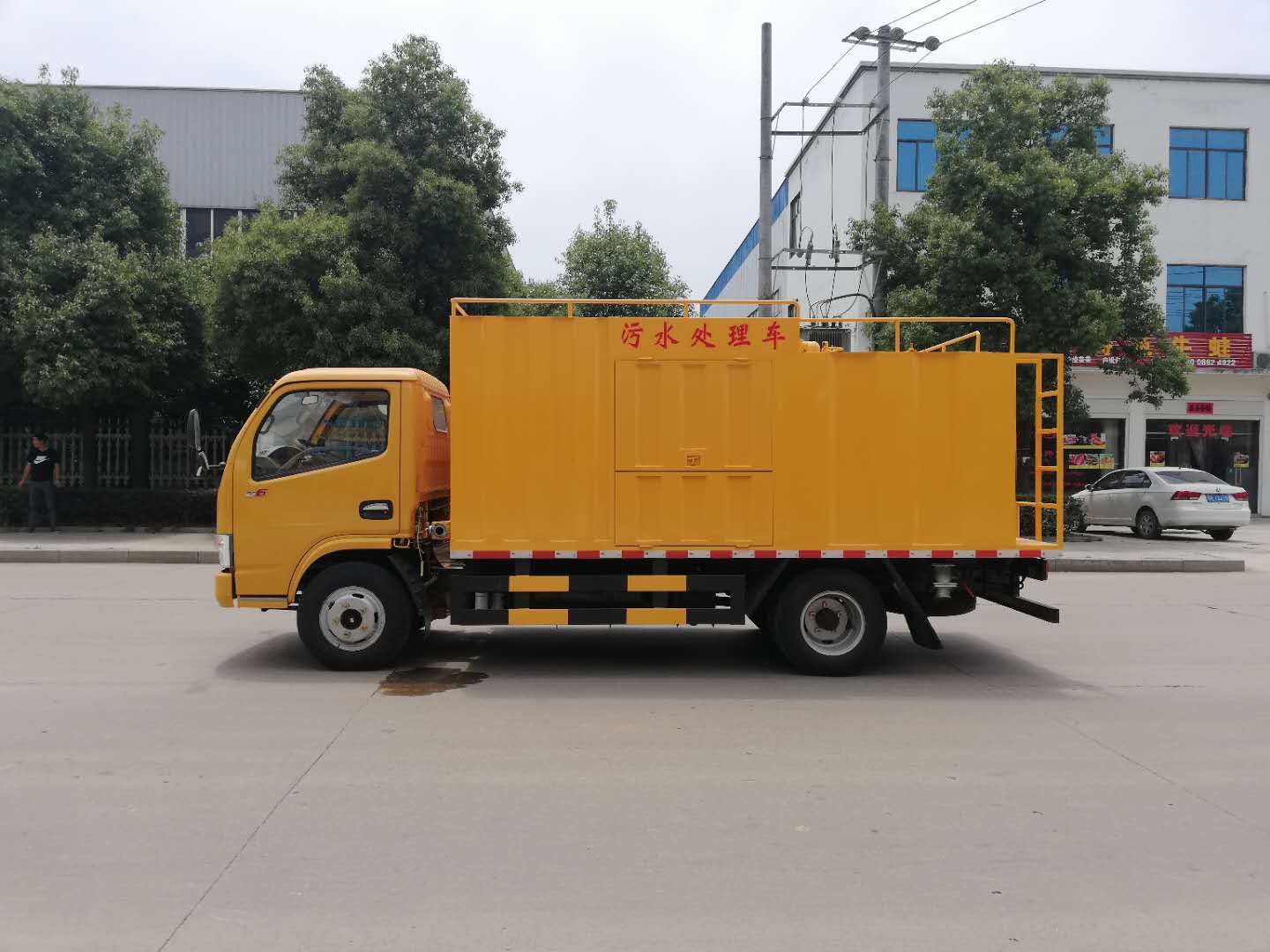 Dongfeng New Sewage Treatment Truck
