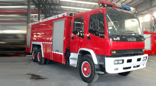 Isuzu Twin-Axle Foam Fire Truck